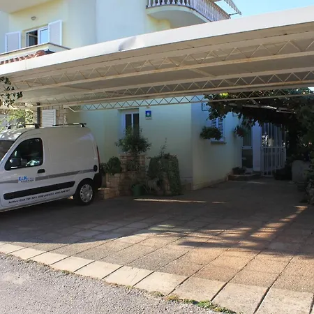 With A Parking Space - 7147 Apartman